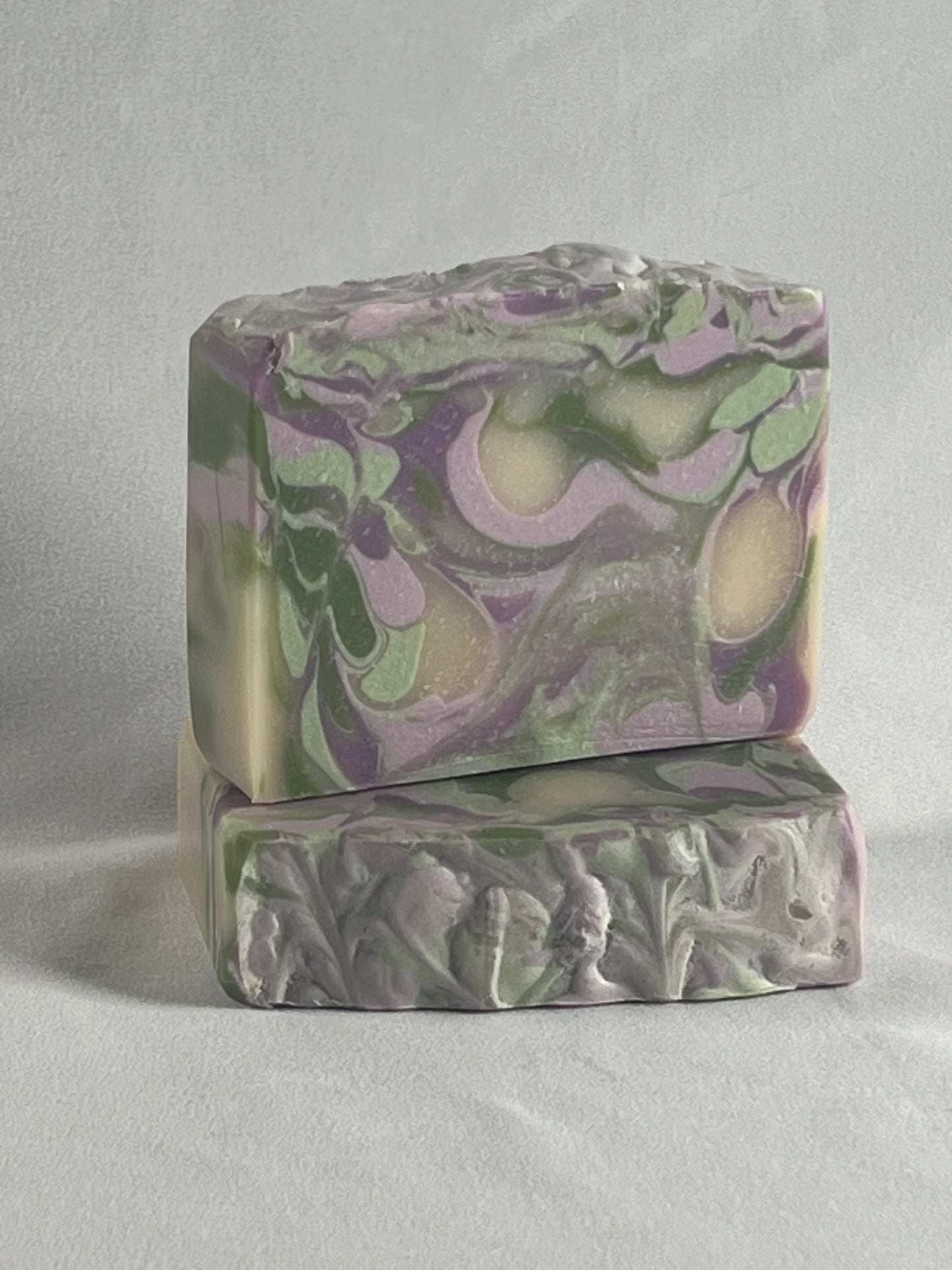 Royal Boutique - GRASS-FED TALLOW ARTISAN BAR - moderately scented